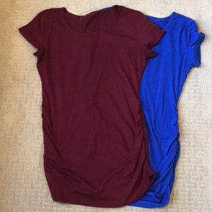2 maternity scoop neck tshirt size M - maroon and blue